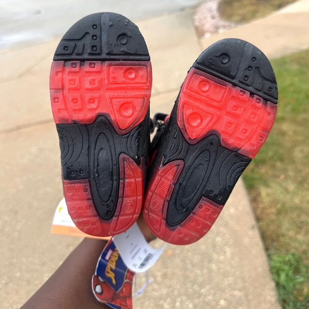 Marvel Spider Man Toddler Boys Light-Up Winter BootsSize‎ 7